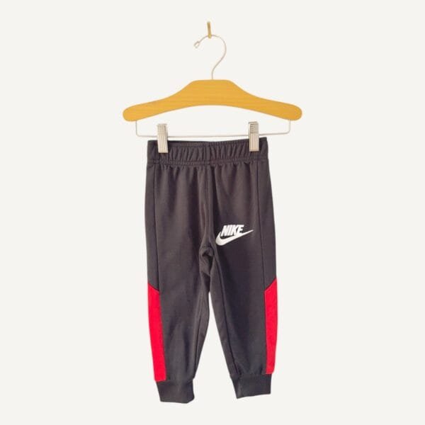 Nike | 2 ans