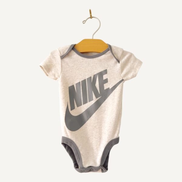 Nike | 6-12 mois