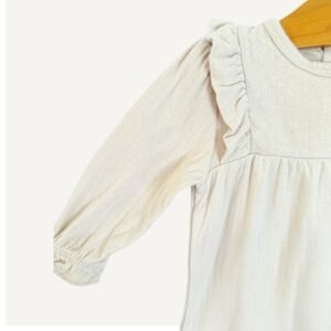 Alternative view of Petite maison | 6 mois