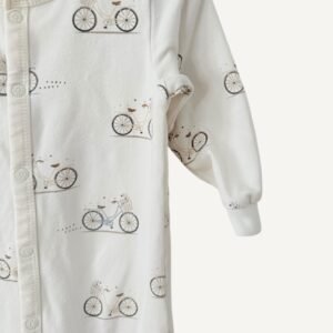 Alternative view of Firsts | 6 mois