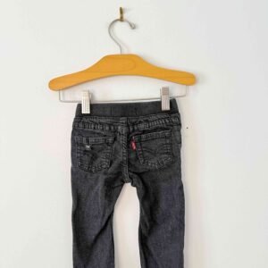 Alternative view of Levis | 12 mois